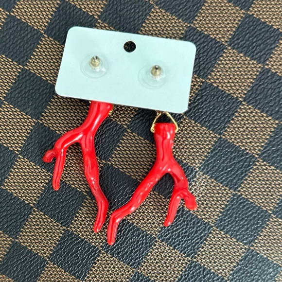 NWT Acrylic Coral Dangle Earrings - Red / Coral / White - Picture 12 of 13